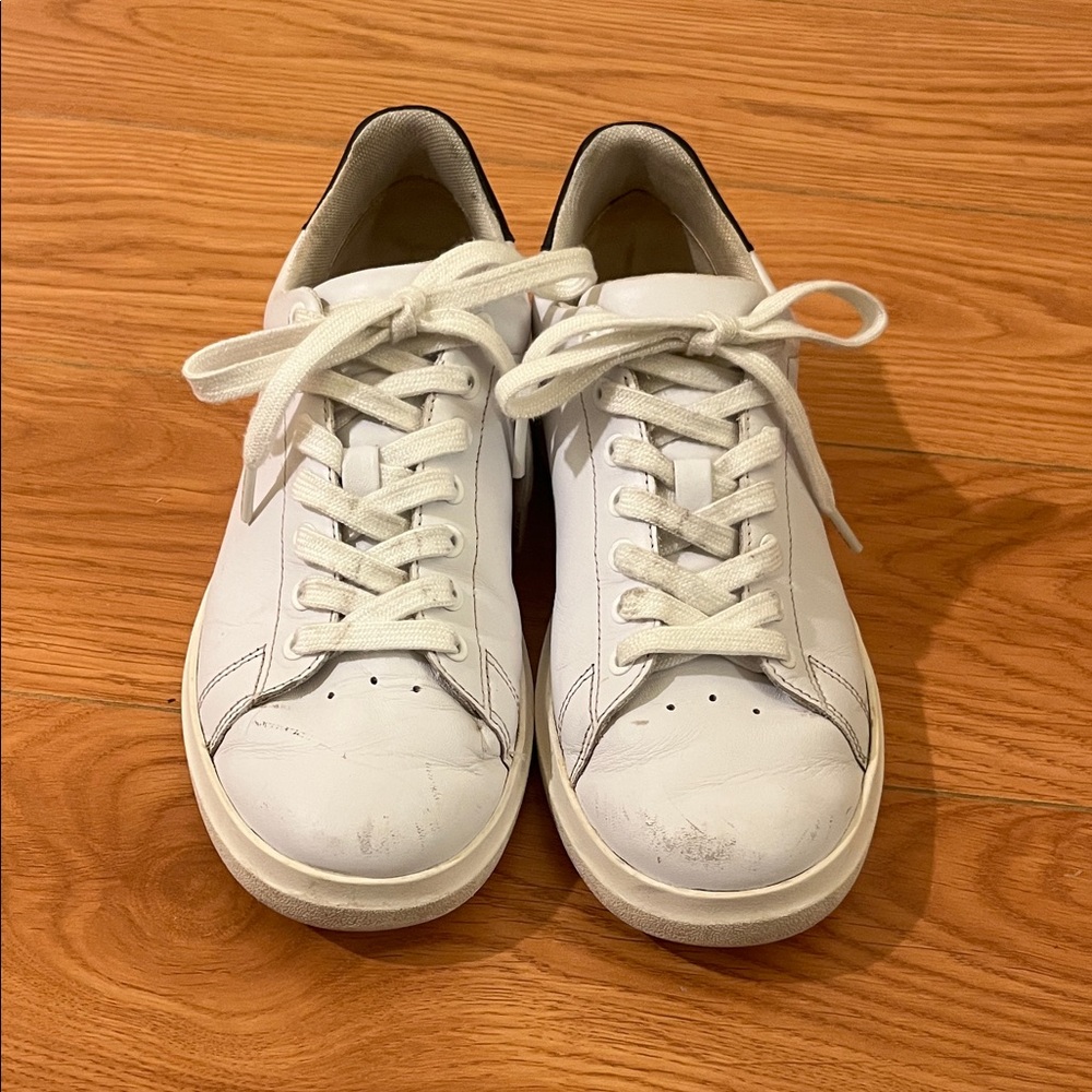 Tory Burch Howell Court Sneakers White Leather Low-Top Sneakers with Navy Trim